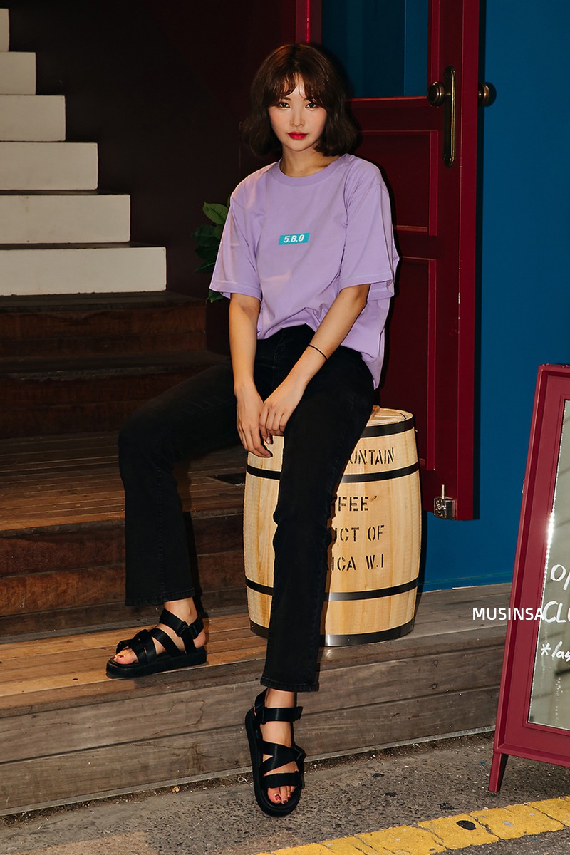 Chơi street style đỉnh như giới trẻ Hàn: diện toàn item đơn giản, thoải mái nhưng vẫn cool không để đâu cho hết