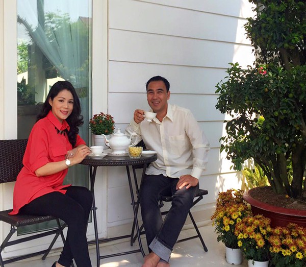 Khác xa chồng, vợ Quyền Linh là dân chơi hàng hiệu máu mặt