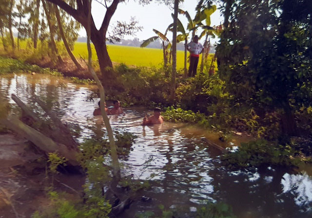 Đề nghị truy tố thiếu nữ 15 tuổi giết bạn nhậu, cướp xe máy