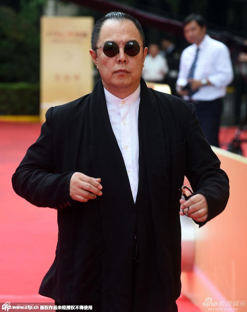 Sao Hoàn Châu cách cách: Kẻ tù tội, người vướng bê bối luật pháp