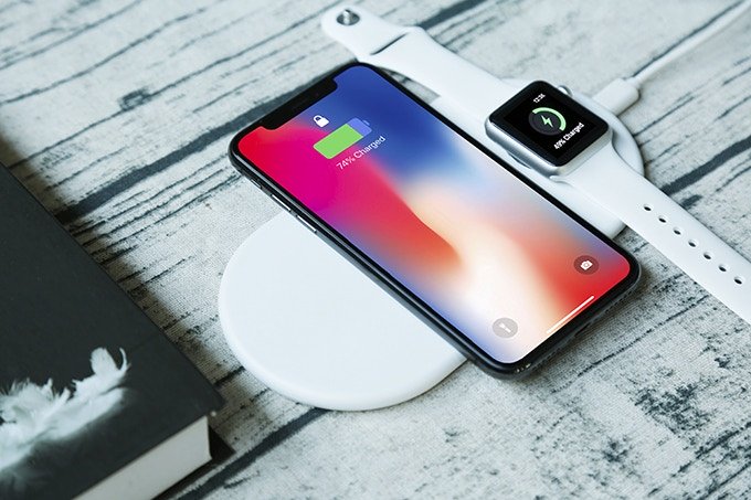 iPhone trong tương lai có khả năng sạc không dây từ MacBook