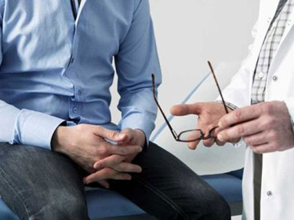 Tinh dịch đóng mảng mịn như cám là bệnh gì?