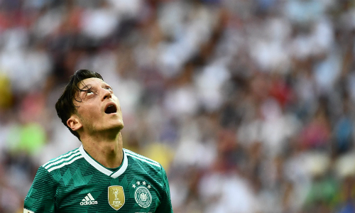 Ozil bị chê hèn nhát khi chia tay tuyển Đức