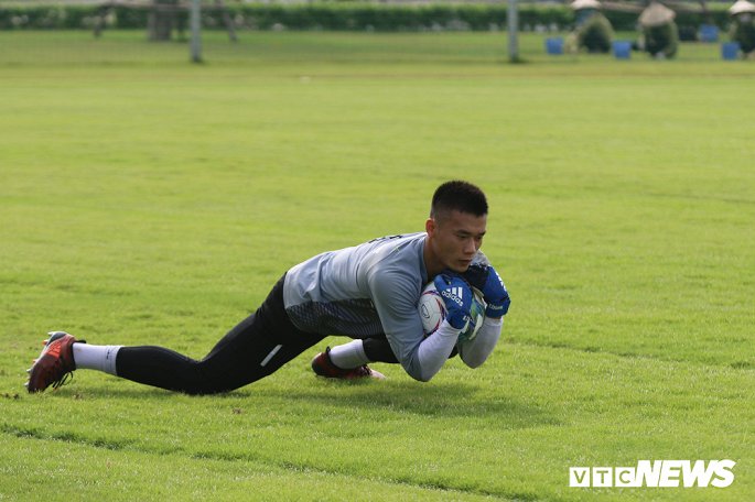 HLV Park Hang Seo đặt ra 3 yêu cầu, Bùi Tiến Dũng có nguy cơ ngồi nhà