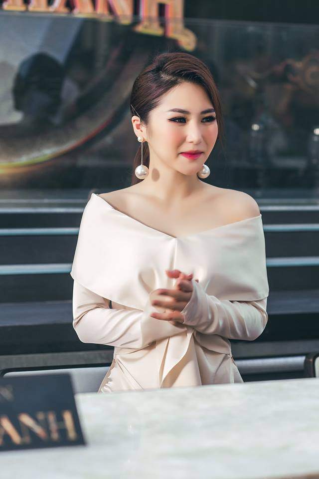 Kiểu đồ mặc vào là ngực bốc hơi nhưng sao Việt vẫn mê tít suốt mùa hè