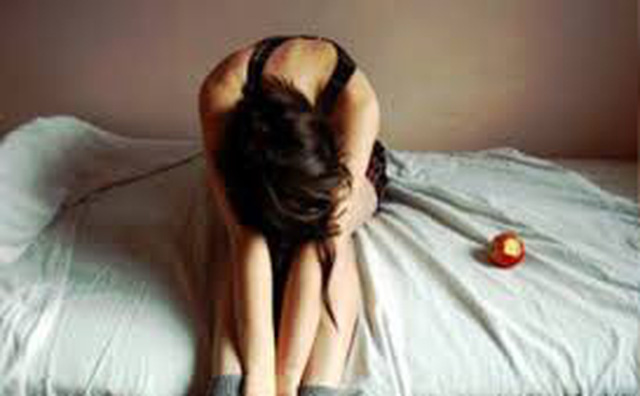 Tạm giữ hình sự người đàn ông dụ dỗ bé gái 15 tuổi làm chuyện người lớn