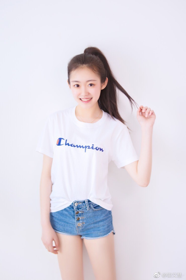 Hoa khôi của ngôi trường đào tạo minh tinh Châu Á: Xinh xắn, đáng yêu, cười 1 phát là đốn tim bao chàng trai