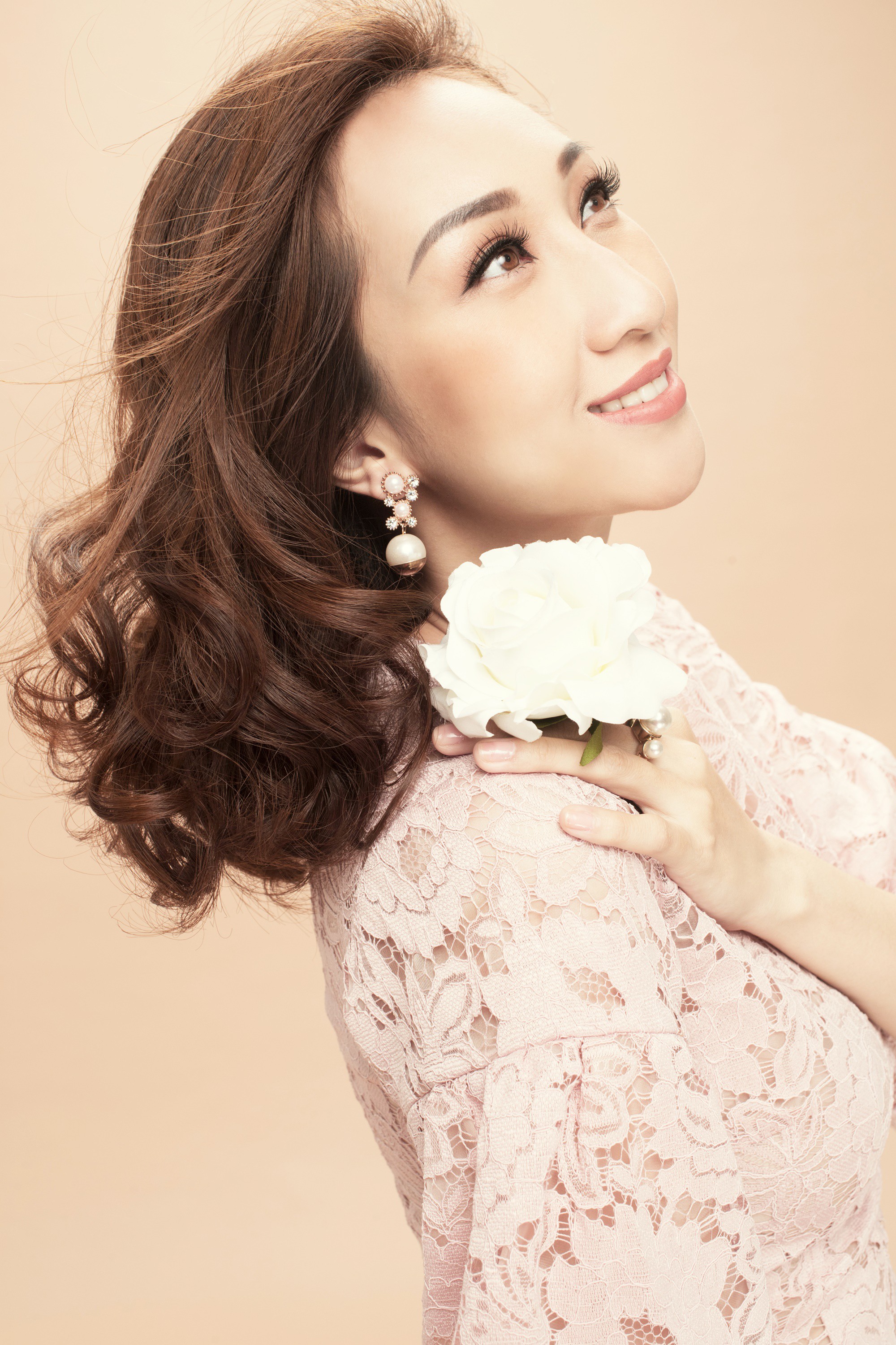 Lều Phương Anh: Sinh con thứ 2 được 2 tháng thì chia tay bạn trai lớn hơn 10 tuổi