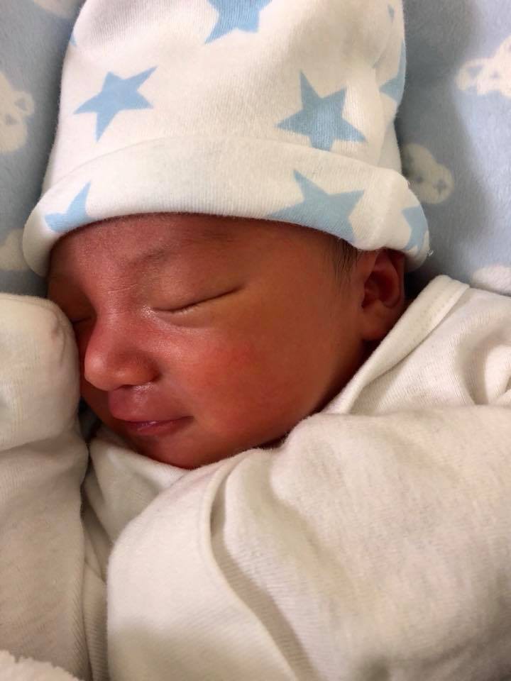 Lương Thế Thành khoe con trai 1 tháng tuổi đã biết bắt chước biểu cảm của bố cực đáng yêu