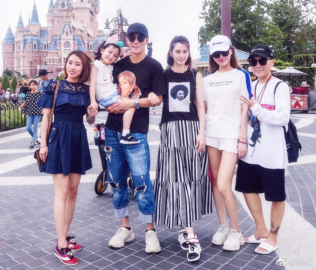 Mỹ nam Hoa Thiên Cốt bị phanh phui vào nhà nghỉ với trợ lý, phản bội bà xã hơn 10 tuổi