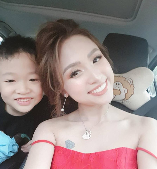 Vân Hugo: Con trai muốn tôi lấy chồng