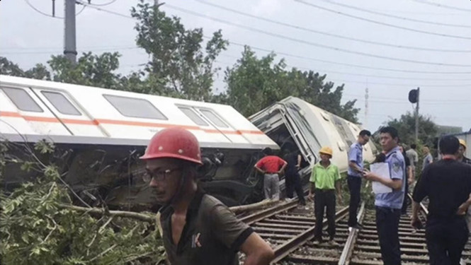 Trung Quốc: tàu trật đường ray khi đang chạy thử