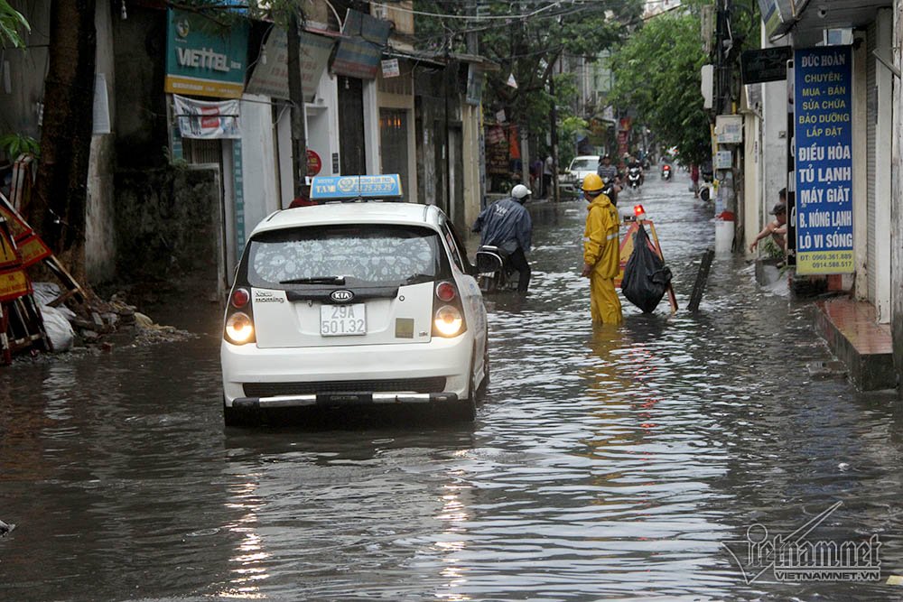 Dự báo thời tiết 30/7: Hà Nội mưa rào, phòng lũ quét ở nhiều tỉnh