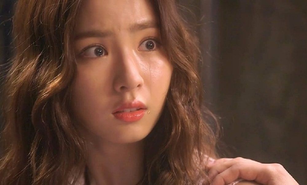 Ngoại tình với vợ cũ chỉ sau một đêm đến nhà thăm con, chồng tôi khăng khăng: Cô ta quyến rũ anh