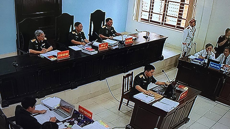 Út trọc Đinh Ngọc Hệ khai gì về việc mua bằng đại học giả?