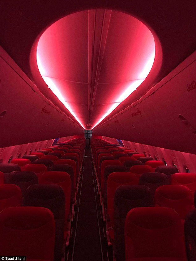 Mua vé rẻ, hành khách vô tình bao nguyên máy bay 168 ghế