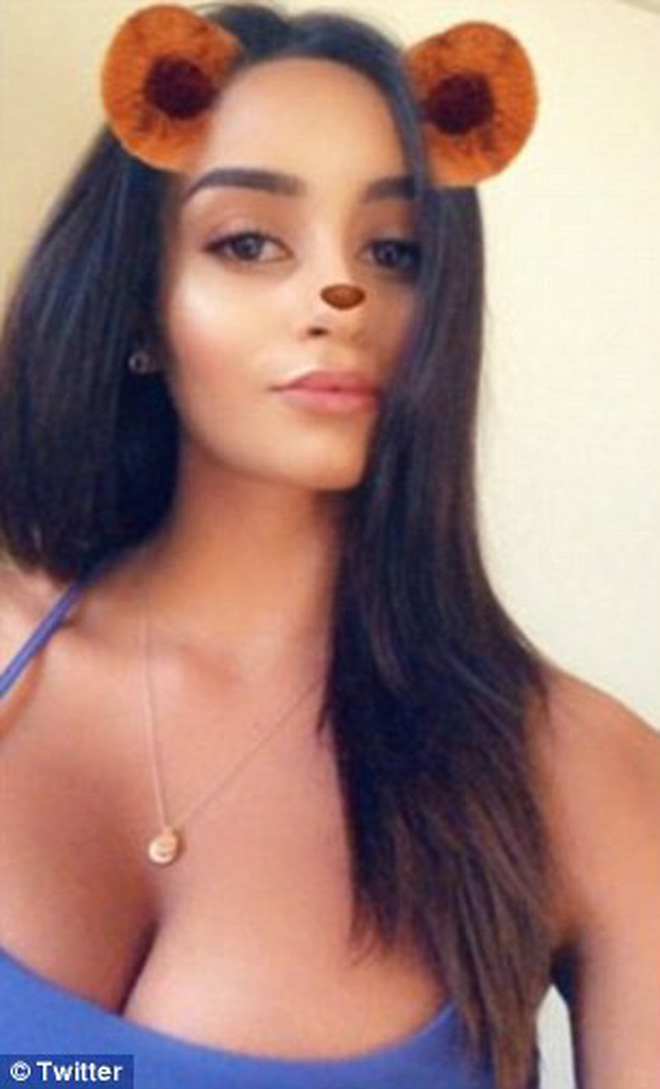 Sang thăm nhà bạn, người hàng xóm phát hiện tờ giấy nhắn lạnh sống lưng trên cửa trước và hai mẹ con đã chết trong chiếc xe đỗ ở sân sau