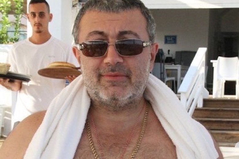 Bi kịch 3 cô con gái xinh đẹp bị cha lạm dụng tình dục nhiều năm