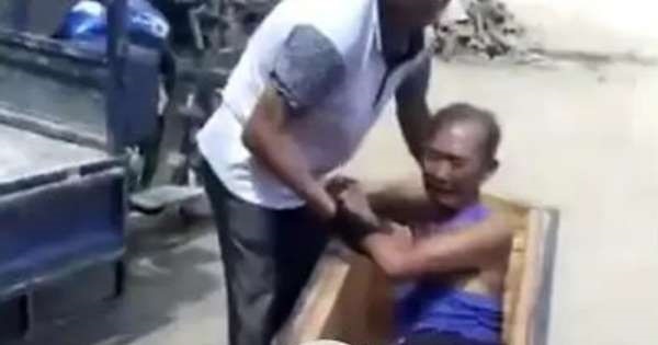 Cải cách đám ma, tịch thu quan tài gây phẫn nộ ở Trung Quốc