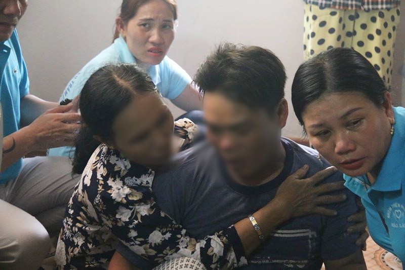 Người thân cắt vội hình cưới để làm di ảnh cho chú rể trong vụ tai nạn 13 người chết