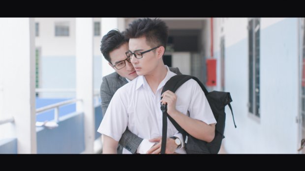 Dân mạng phát cuồng với nụ hôn ngọt lịm của thầy trò trong bộ phim đam mỹ đầu tiên của Việt Nam