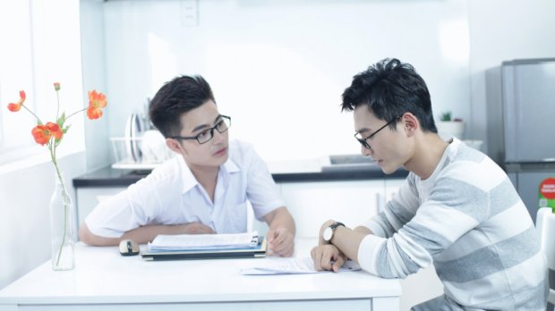 Dân mạng phát cuồng với nụ hôn ngọt lịm của thầy trò trong bộ phim đam mỹ đầu tiên của Việt Nam