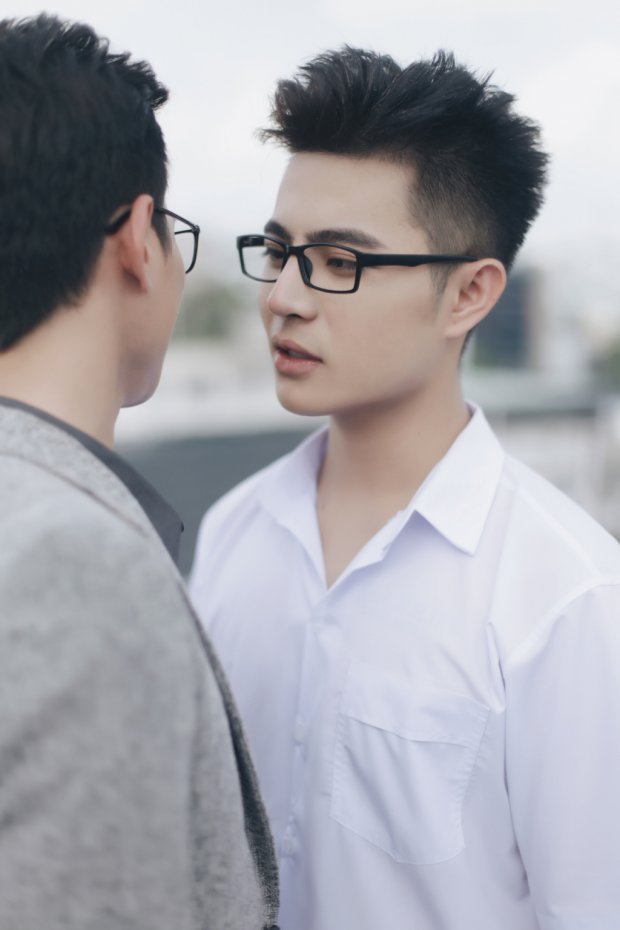 Dân mạng phát cuồng với nụ hôn ngọt lịm của thầy trò trong bộ phim đam mỹ đầu tiên của Việt Nam