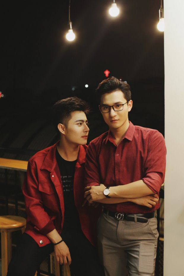 Dân mạng phát cuồng với nụ hôn ngọt lịm của thầy trò trong bộ phim đam mỹ đầu tiên của Việt Nam