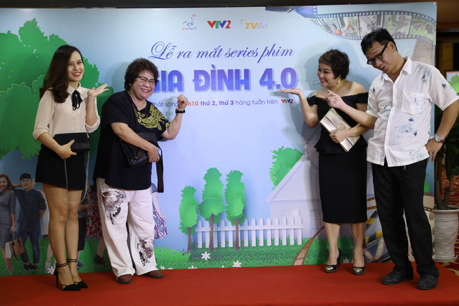 Danh hài Minh Vượng: Mẹ đi xem tôi diễn, về bảo Tao không đẻ cái loại quái thai như thế này! Danh hài Minh Vượng: Mẹ đi xem tôi diễn, về bảo Tao không đẻ cái loại quái thai như thế này!