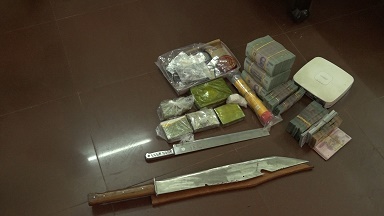 Ông trùm dùng siêu xe chở hàng cấm và cái kết