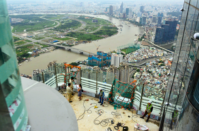 Công trường trên đỉnh tòa nhà cao nhất Việt Nam
