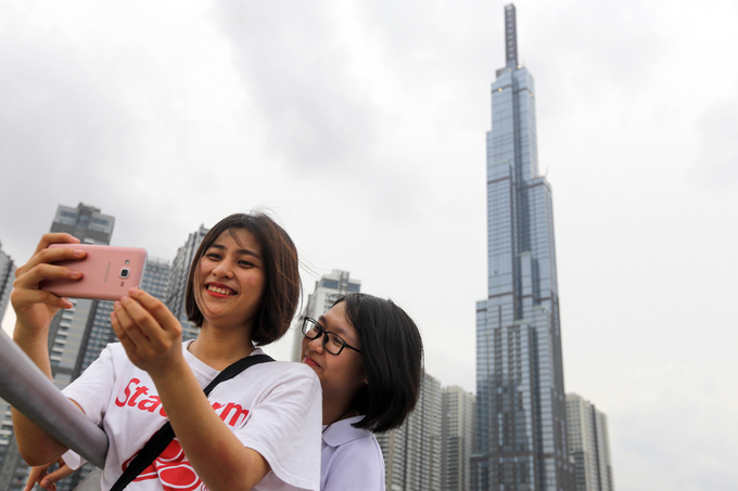 Công trường trên đỉnh tòa nhà cao nhất Việt Nam