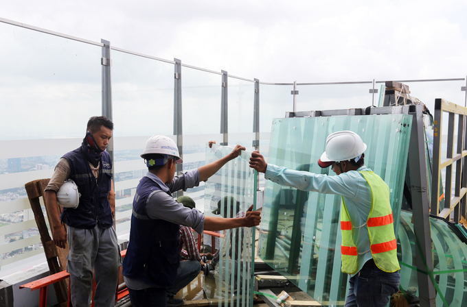 Công trường trên đỉnh tòa nhà cao nhất Việt Nam