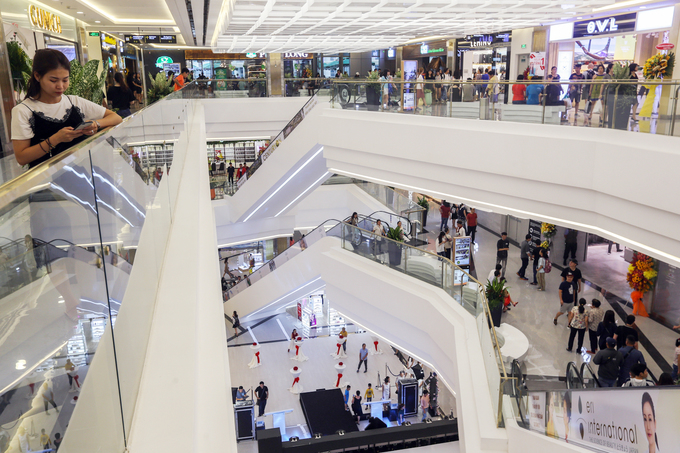 Công trường trên đỉnh tòa nhà cao nhất Việt Nam