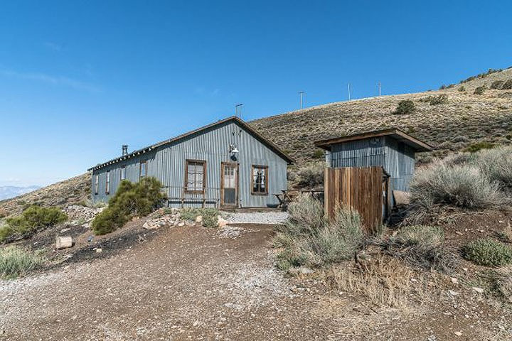 Bên trong thị trấn ma triệu đô ở Thung lũng Chết có gì?