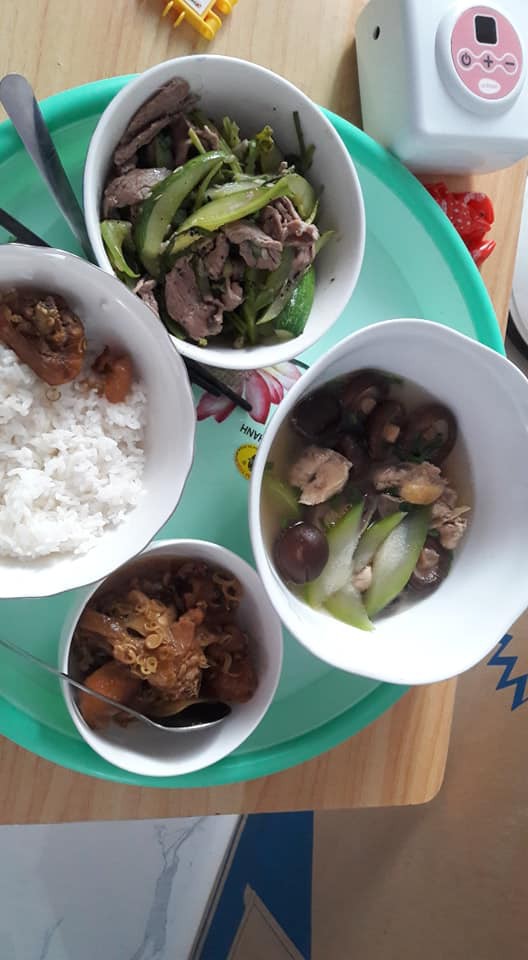 Khoe may mắn vì được mẹ chồng nấu cơm ngon trong kỳ ở cữ, nàng dâu Sài Gòn chẳng ngờ làm nổ ra tranh cãi