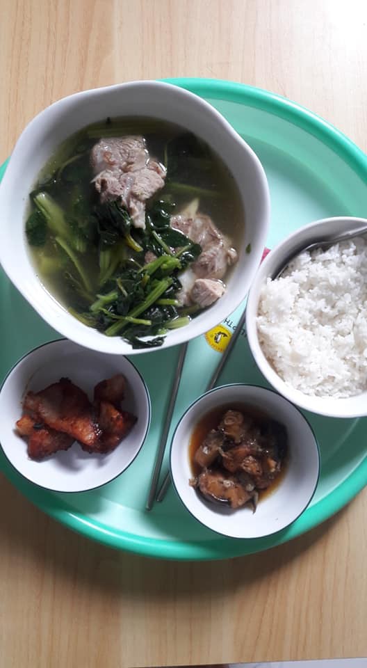 Khoe may mắn vì được mẹ chồng nấu cơm ngon trong kỳ ở cữ, nàng dâu Sài Gòn chẳng ngờ làm nổ ra tranh cãi