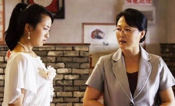 Quyết định sau cùng của người vợ chịu mãi cảnh nuôi chồng không khác gì nuôi con nít