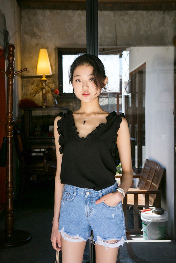4 mẫu jeans hot nhất mạng xã hội hè này hóa ra đều rất quen thuộc và diện mãi mà chẳng hề lỗi mốt 4 mẫu jeans hot nhất mạng xã hội hè này hóa ra đều rất quen thuộc và diện mãi mà chẳng hề lỗi mốt