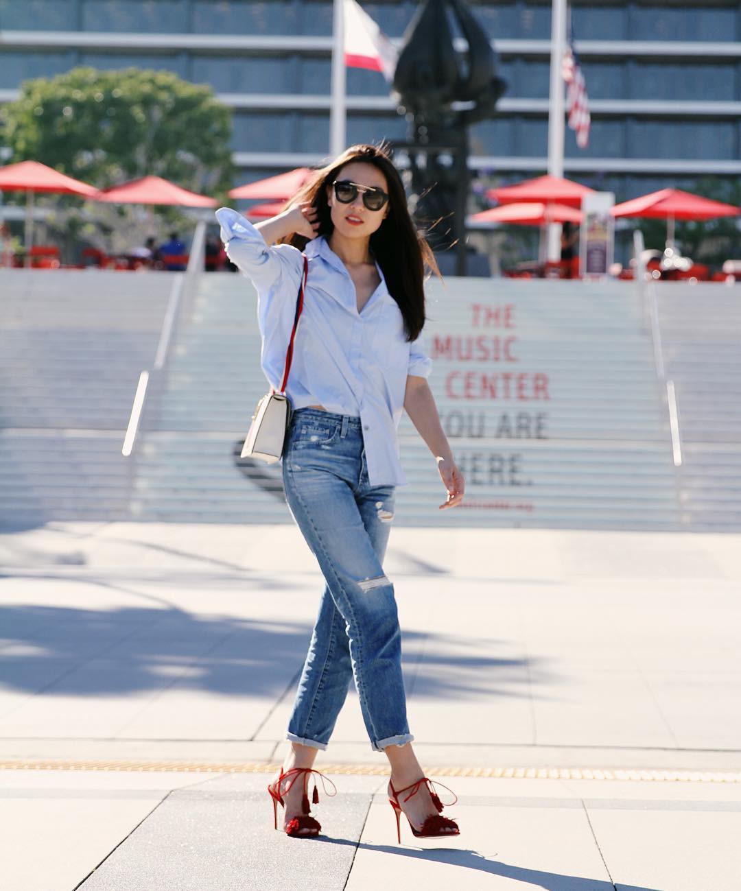 4 mẫu jeans hot nhất mạng xã hội hè này hóa ra đều rất quen thuộc và diện mãi mà chẳng hề lỗi mốt 4 mẫu jeans hot nhất mạng xã hội hè này hóa ra đều rất quen thuộc và diện mãi mà chẳng hề lỗi mốt