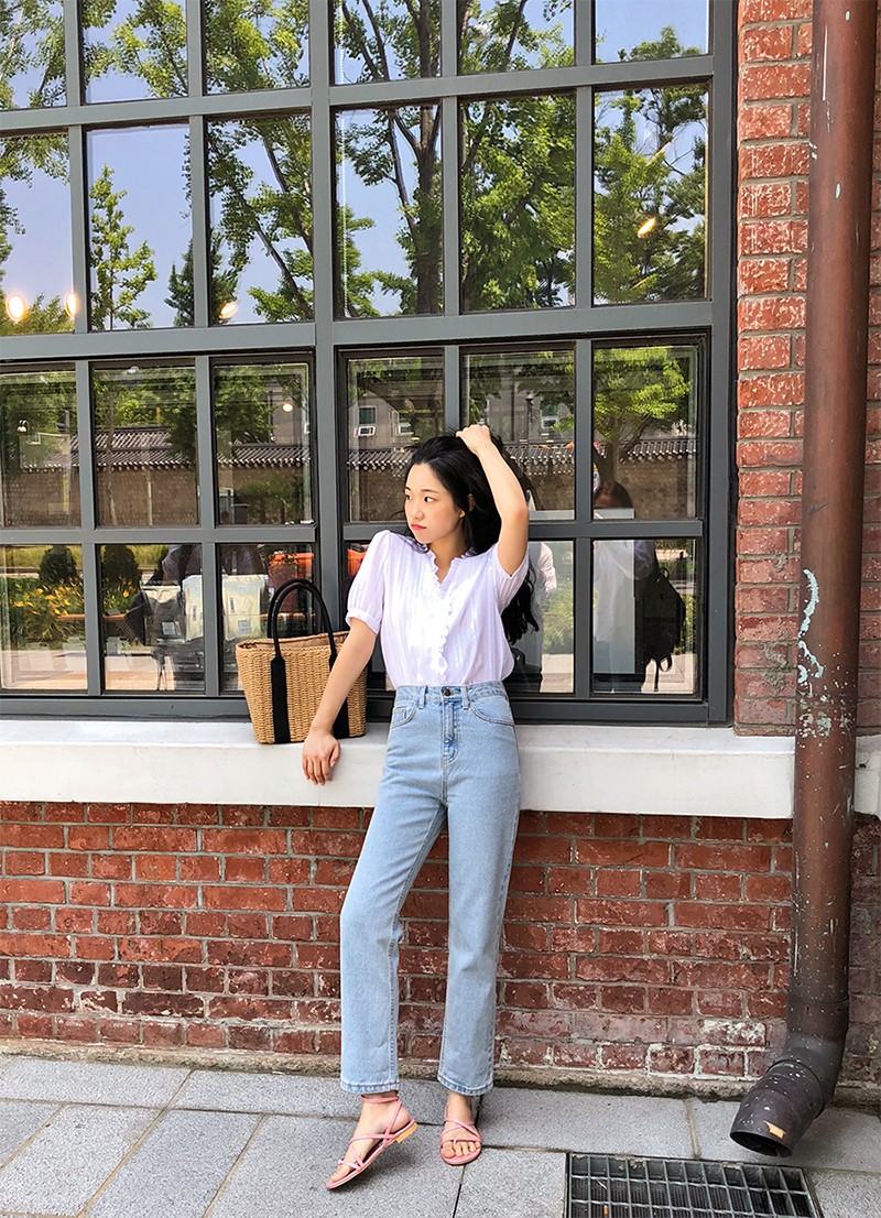 4 mẫu jeans hot nhất mạng xã hội hè này hóa ra đều rất quen thuộc và diện mãi mà chẳng hề lỗi mốt 4 mẫu jeans hot nhất mạng xã hội hè này hóa ra đều rất quen thuộc và diện mãi mà chẳng hề lỗi mốt