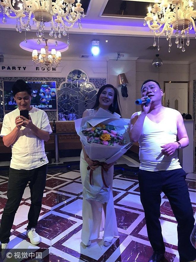 Sau khi bị đuổi khỏi showbiz, cuộc sống của Can Lộ Lộ hiện tại ra sao?