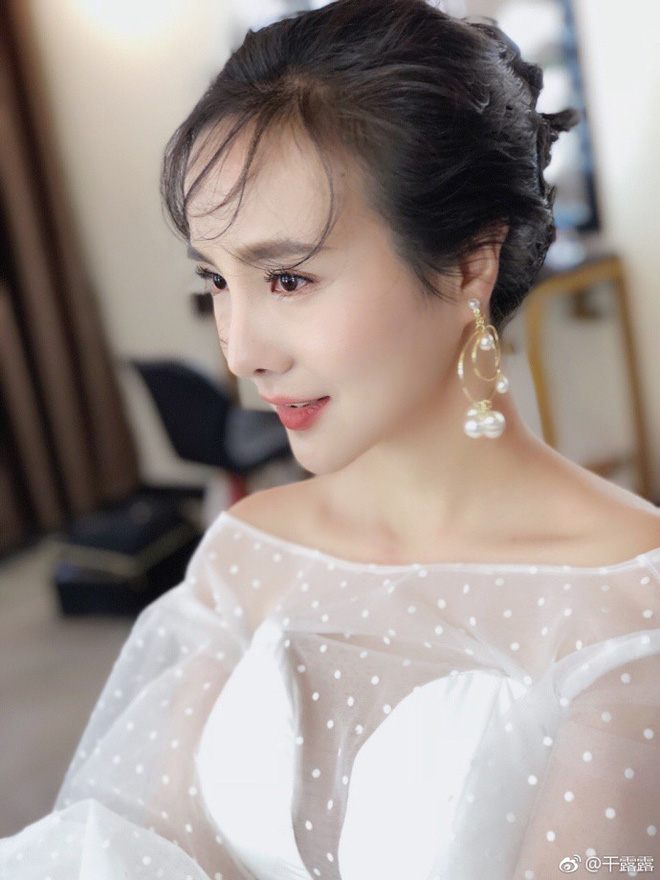 Sau khi bị đuổi khỏi showbiz, cuộc sống của Can Lộ Lộ hiện tại ra sao?