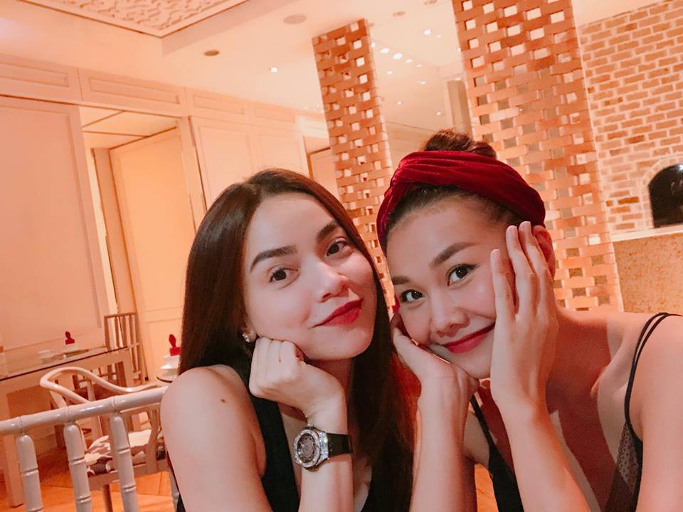 Chơi thân chục năm có lẻ nhưng đây là lần đầu Hồ Ngọc Hà thể hiện ra mặt điều này với Thanh Hằng Chơi thân chục năm có lẻ nhưng đây là lần đầu Hồ Ngọc Hà thể hiện ra mặt điều này với Thanh Hằng