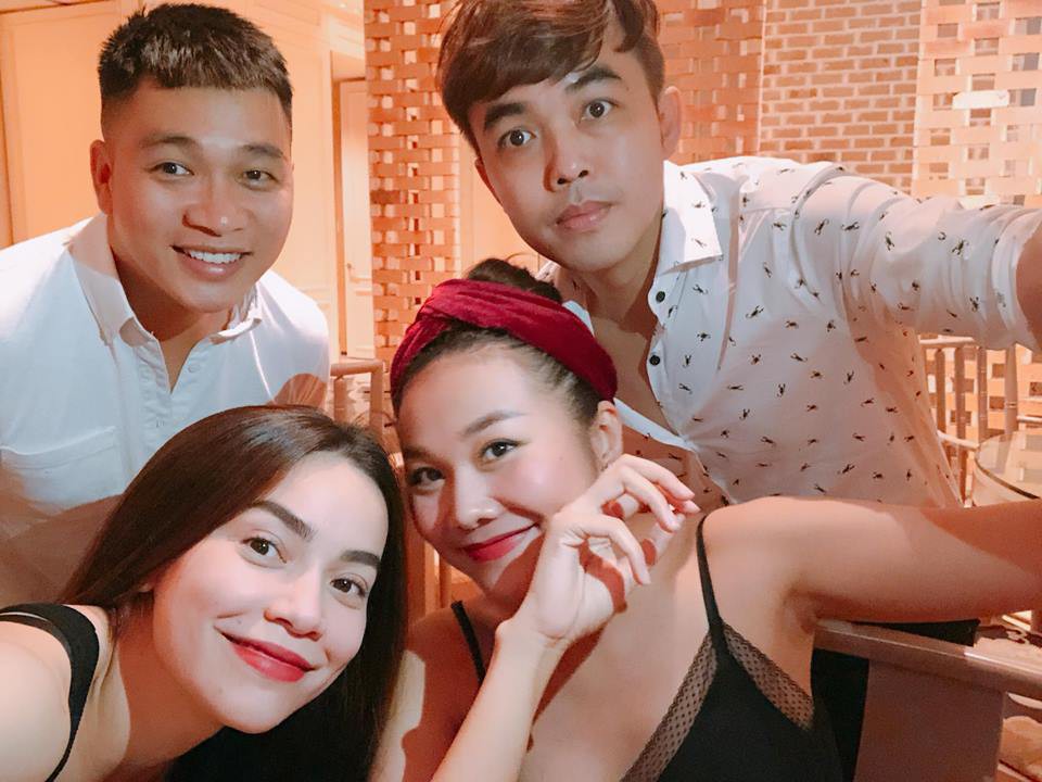 Chơi thân chục năm có lẻ nhưng đây là lần đầu Hồ Ngọc Hà thể hiện ra mặt điều này với Thanh Hằng Chơi thân chục năm có lẻ nhưng đây là lần đầu Hồ Ngọc Hà thể hiện ra mặt điều này với Thanh Hằng