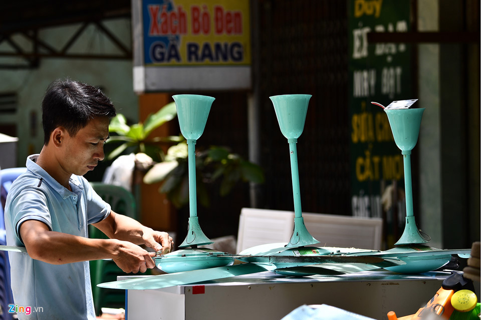 Ngày giỗ bất đắc dĩ ngay ngôi nhà vừa sập ở Hòa Bình