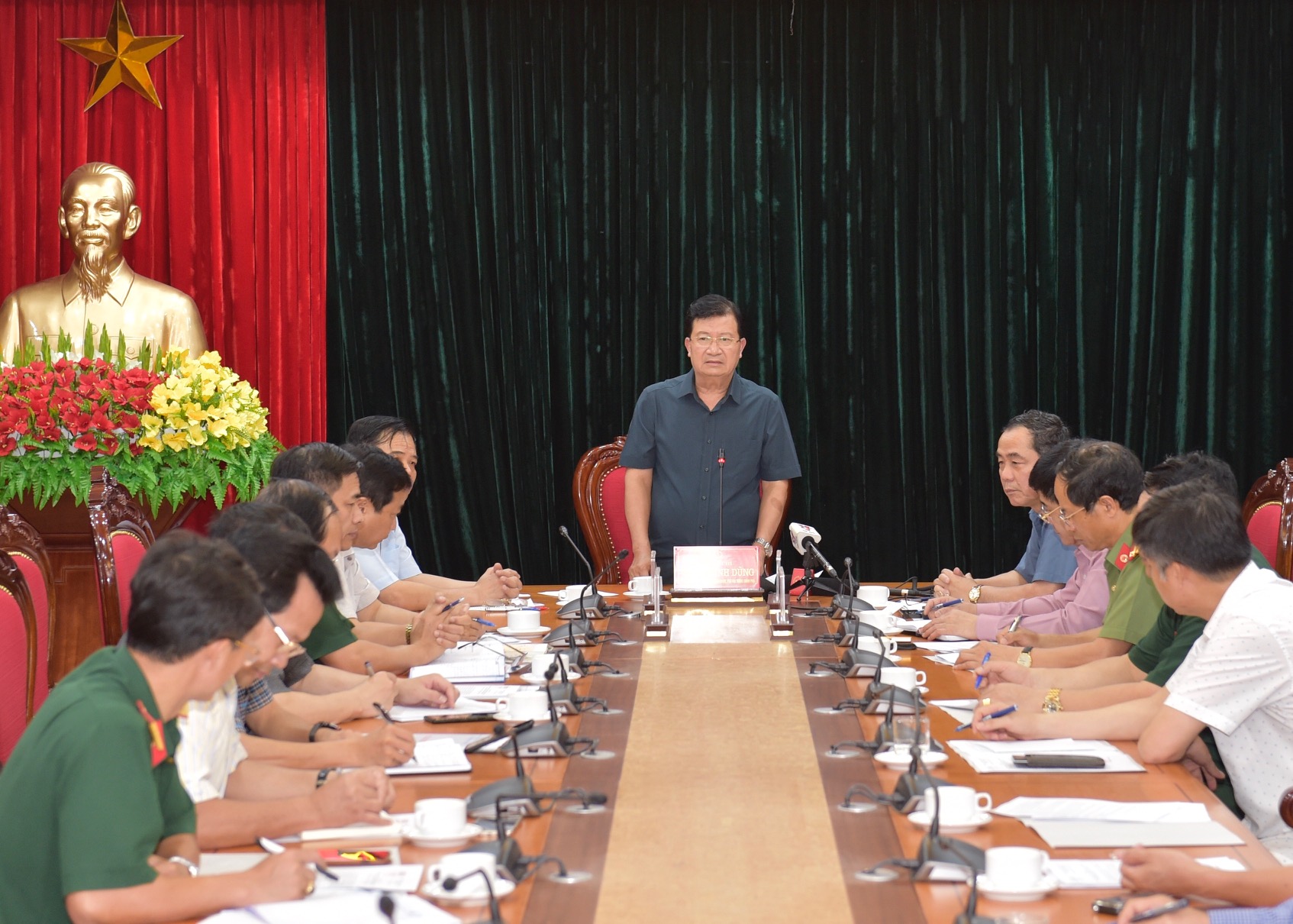 Sạt lở khẩn cấp ở Hòa Bình: Phó Thủ tướng thị sát, chỉ đạo xử lý