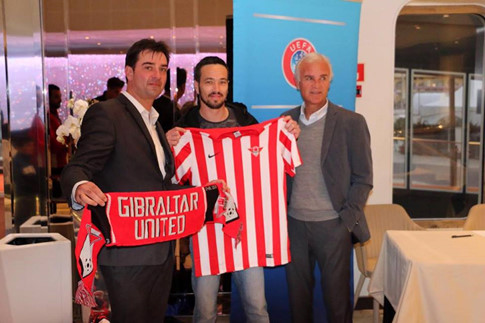 Đội bóng đầu tiên trên thế giới trả lương cầu thủ bằng tiền ảo