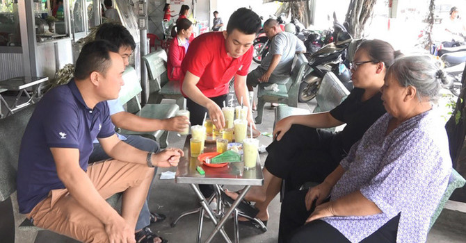 Chủ quán nước mía bị đồn kiếm hơn nửa tỷ đồng/tháng ở TP.HCM: Bên thuế mời lên làm việc, tôi rất mệt mỏi