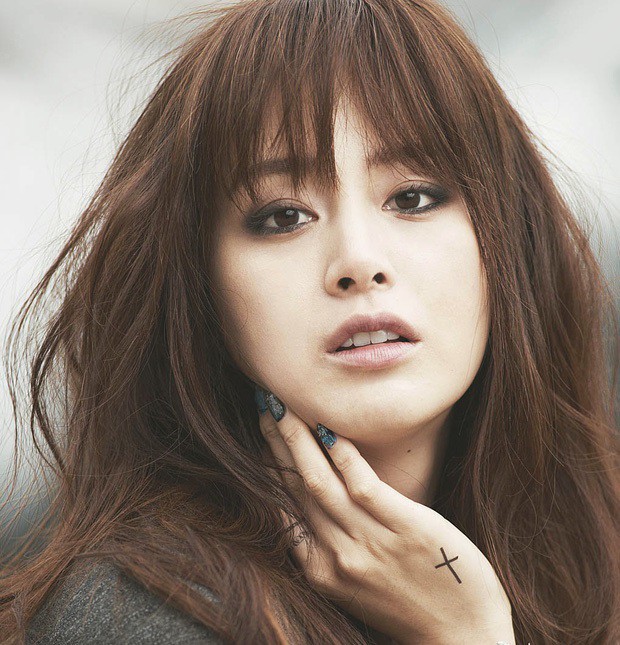 Dù xinh đẹp, quyến rũ nhưng vợ vẫn “bôi tro vào mặt tôi trước toàn thể nhân viên vì bản tính này